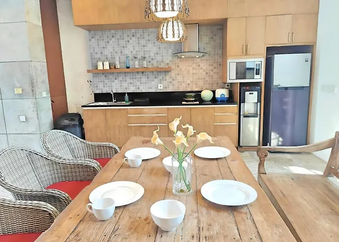 Large With Pool & Wifi By 2ndhome Villa Jimbaran